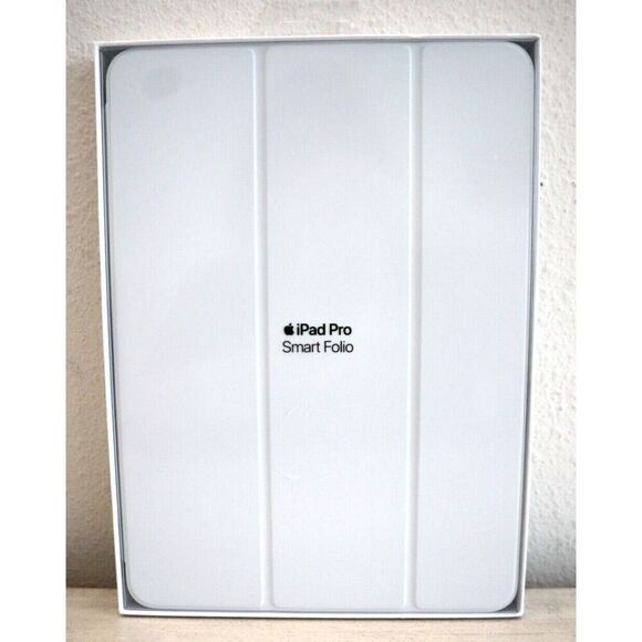 Apple MRX82ZM/A - Smart Folio White 11" iPad Pro Protective Case - Picture 1 of 6